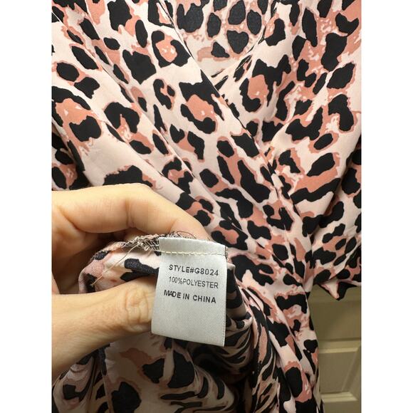 Jodifl Pink Leopard Print Oversized Blouse Size Large NWOT Boho Top - Picture 6 of 11